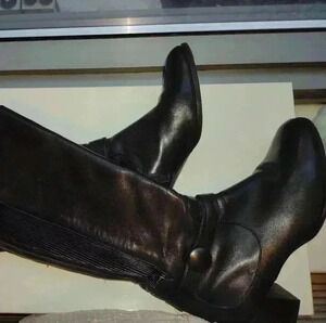 Luca Grossi knee high black boots 40 gently used